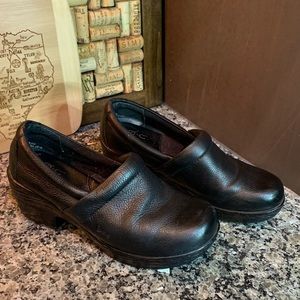 Børn BOC Peggy Black Pebble Leather Clogs Size 6 1/2